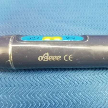 oGeee Light Curing Light with Charger and Base - Dental Equipment Store