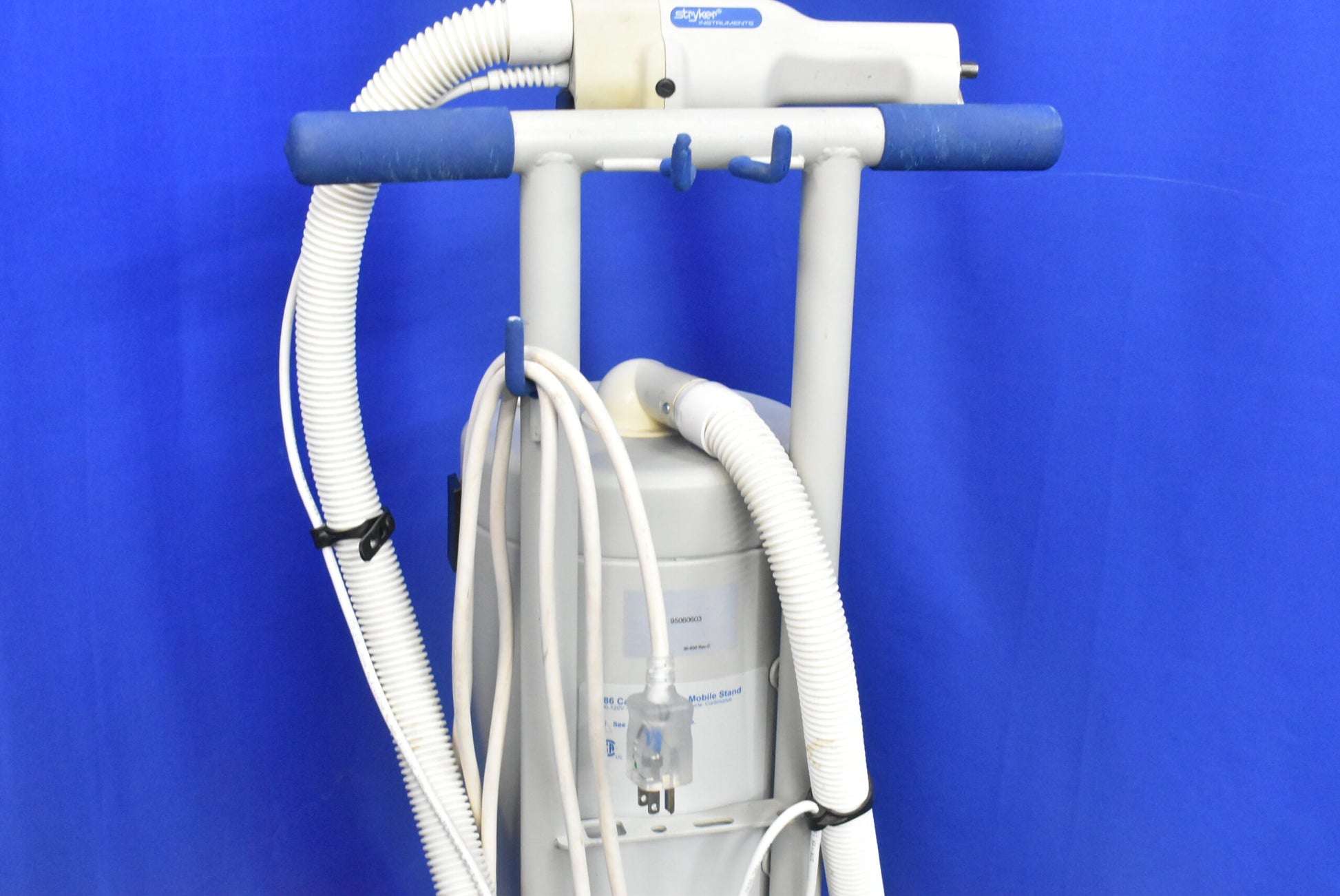 Stryker 986 CastVac with Mobile Stand - Dental Equipment Store