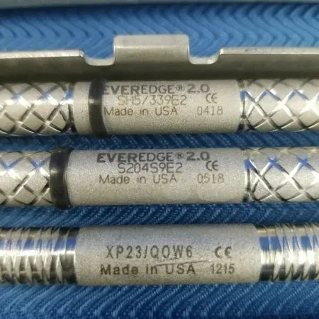 Hu-Friedy Dental Hygienist's Instrument Metal Kit - Dental Equipment Store