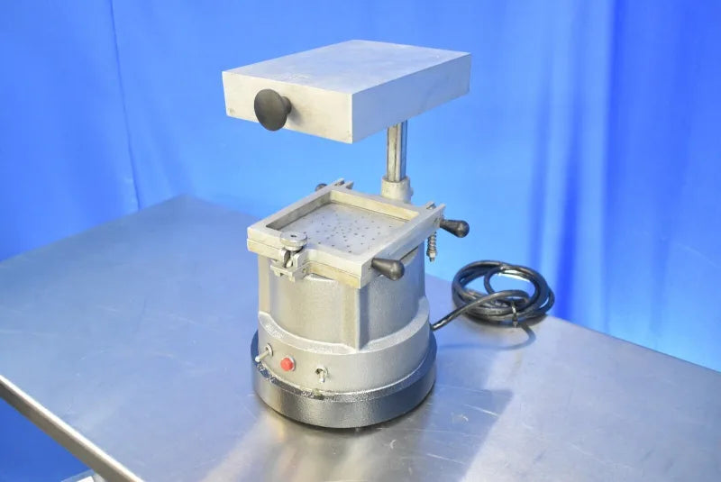 Refurbished Vacuum Forming Machine image 4