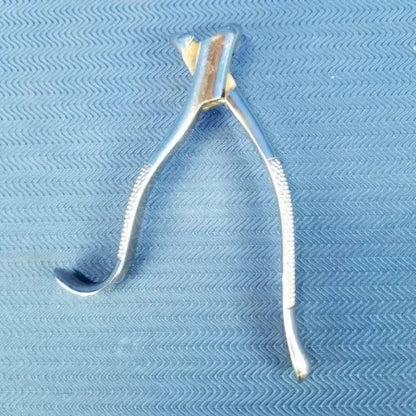 Dental Stainless Steel Extraction Forceps 16 image 1