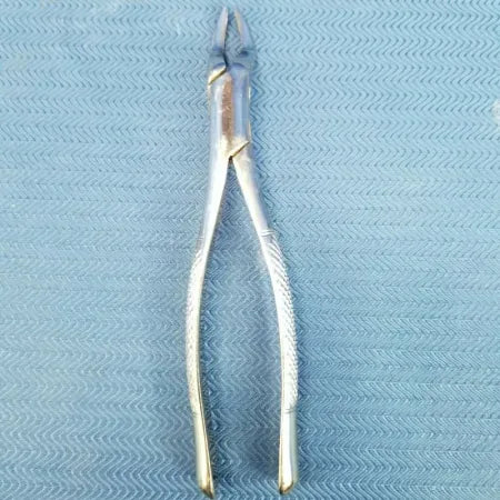 Henry Schein Surgical Extracting Forceps 65 Incisors And Roots Upper 100-6525 image 0