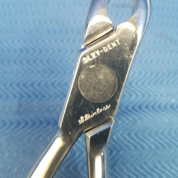 Clev-Dent Dental Forceps - 18L image 1