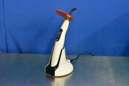 Woodpecker Medical Curing Light with Black & White Base
