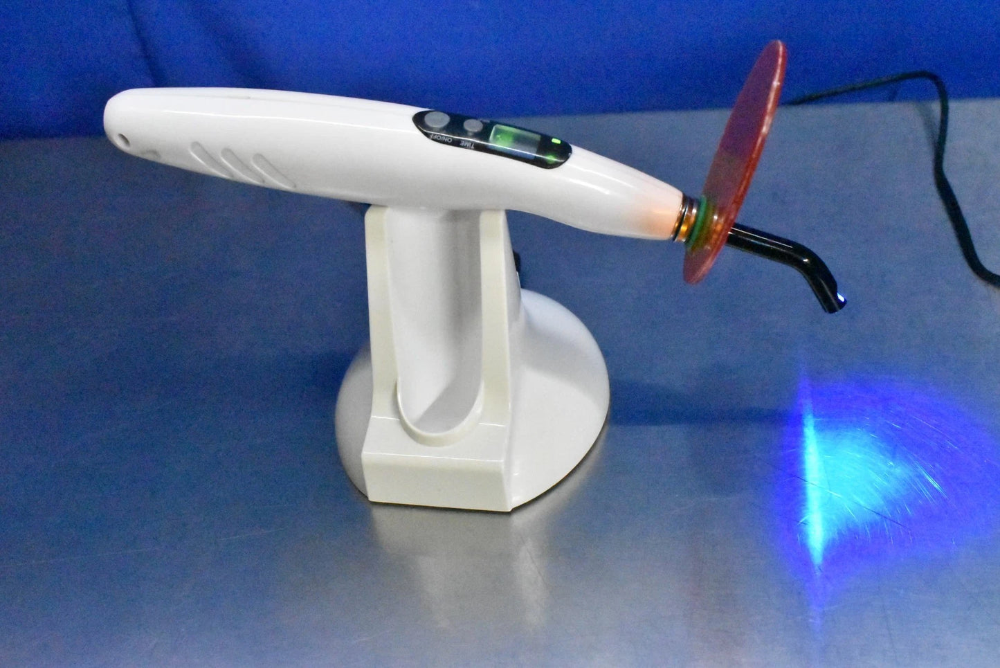 Woodpecker Medical Curing Light with White Base
